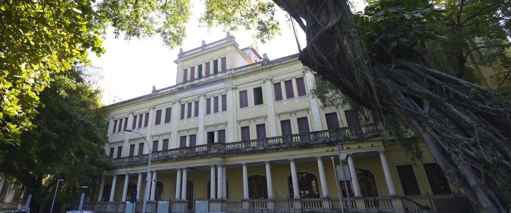 Fachada do prédio sede do Colégio Brasileiro de Altos Estudos - Av. Rui Barbosa, 762, Flamengo, Rio de Janeiro, RJ.